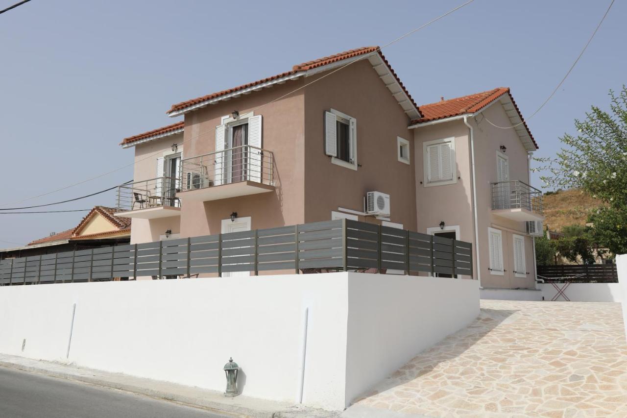 Angelos Apartments Lixouri Exterior photo